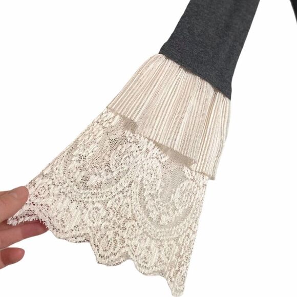 Bailey 44 Lace Trimmed Top Small - Picture 3 of 5